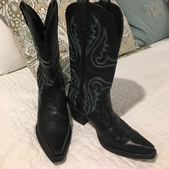 Ariat Shoes - Ariat Boots black with teal design